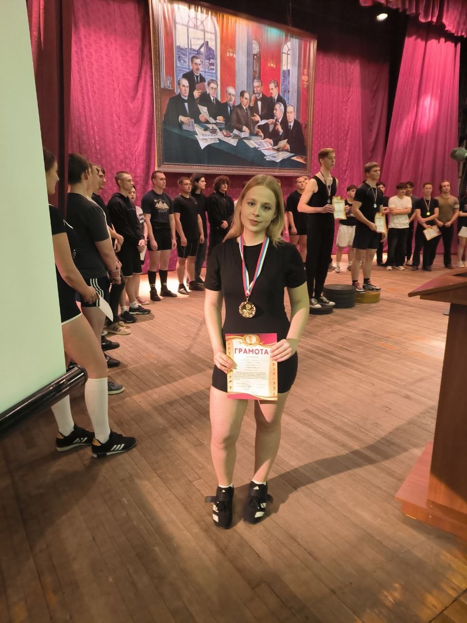 СТУДЕНТКА ДОНАГРА – ЧЕМПИОНКА ОТКРЫТОГО ЧЕМПИОНАТА ПО ПАУЭРЛИФТИНГУ 